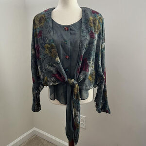 Vintage Dorothy Schoelen Platinum Top Womens Medium Gray Floral Tie Front Boho